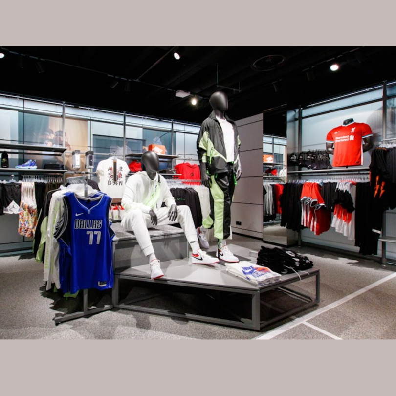 Nike 24.7 (33]