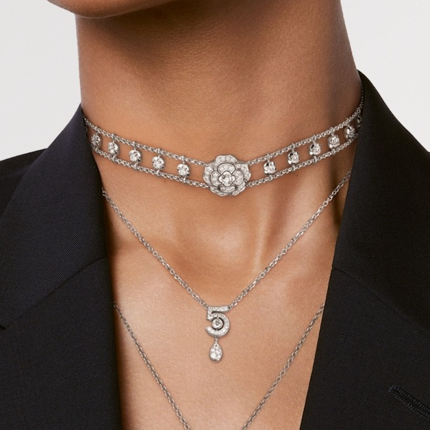 CHANEL White Gold and Diamond Bouton de Camélia Supple Choker 