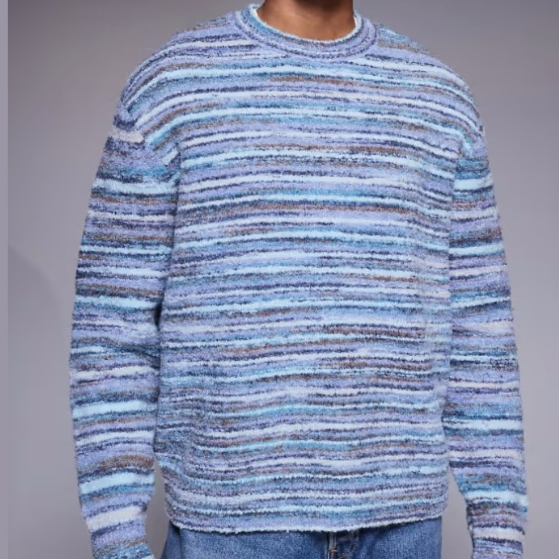 pull rayé bleu sur bleu Image